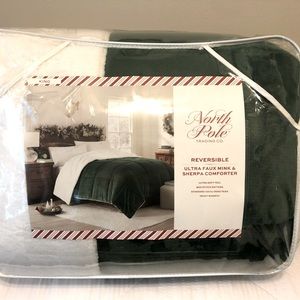 King Size North Pole Trading Company Reversible Holiday Comforter